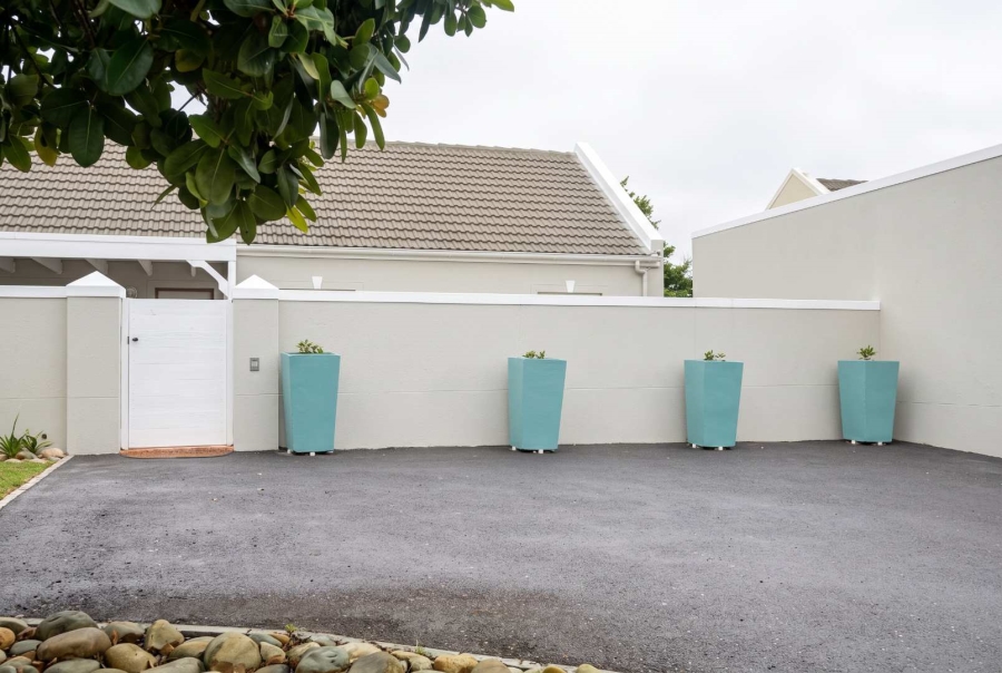 To Let 3 Bedroom Property for Rent in Sunningdale Western Cape